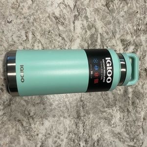 Brand New 36 oz Igloo Water Bottle